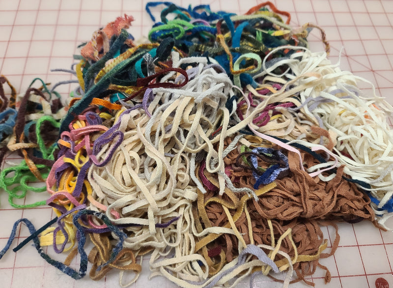 Assorted Size and Color Pre-Cut Wool Worms