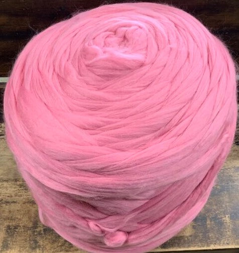 Dyed Corriedale Roving – Pink